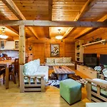 Apartment Ferma Gold By Pikhost