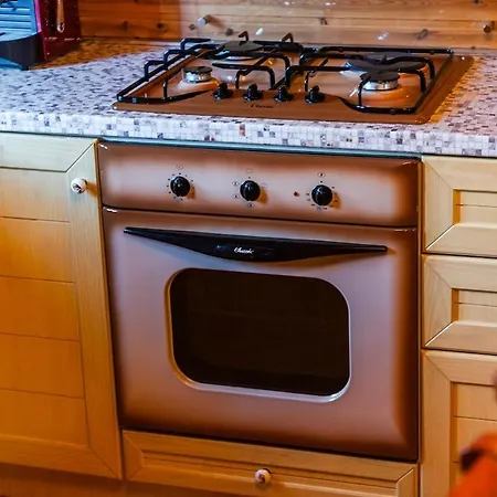 Ferma Gold By Pikhost Tirana