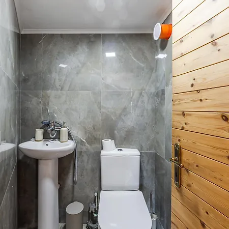 Apartman Ferma Gold By Pikhost Tirana