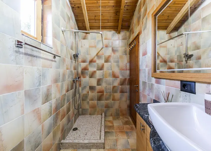 Ferma Gold By Pikhost * ティラナ