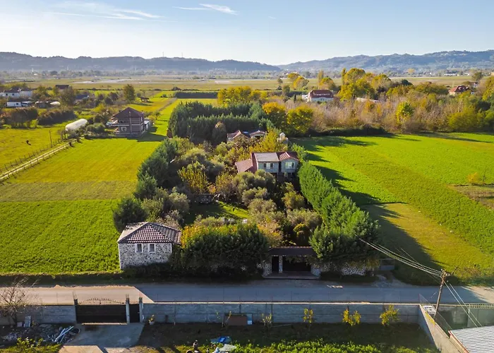 Ferma Gold By Pikhost アパート ティラナ